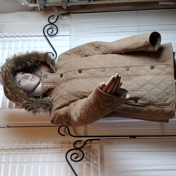 Gallery Quilted Hooded Coat Large - Picture 2 of 16